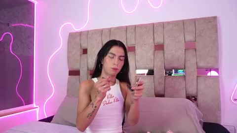 fernanda_thail_ online show from April 2026 07:31:02 PM