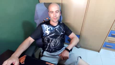 fernandez83 online show from May 2026 09:19:01 PM
