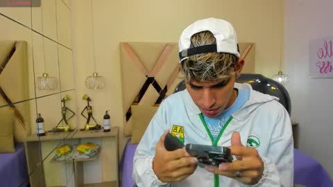 FER PHOENIX online show from November 2025 03:16:02 AM