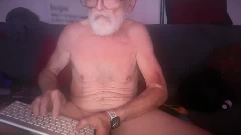 Snapshot of ff_pig chatting on November 2025 09:11:02 AM ff_pig online show from November 2025 09:11:02 AM