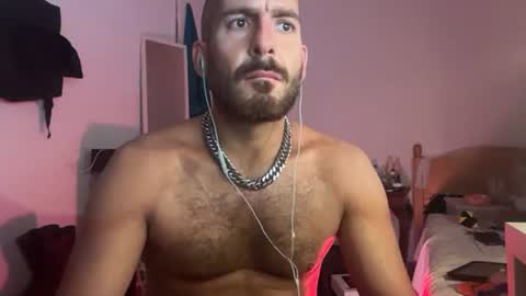 Snapshot of ffithungsucker chatting on July 2026 01:19:01 AM Hung Spanish online show from July 2026 01:19:01 AM