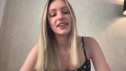 Lisa online show from November 2025 07:14:02 AM