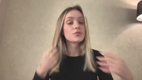 Lisa online show from November 2025 09:09:01 AM