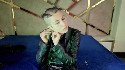   online show from December 2025 12:54:01 PM