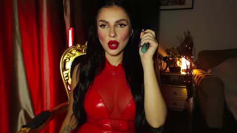 Snapshot of fiercehuntress chatting on October 2025 11:04:01 PM Goddess Katerina online show from October 2025 11:04:01 PM
