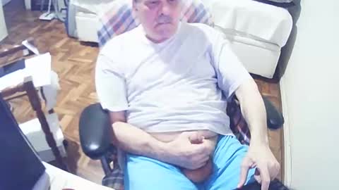 Snapshot of filhober chatting on December 2024 03:32:01 AM filhober online show from December 2024 03:32:01 AM