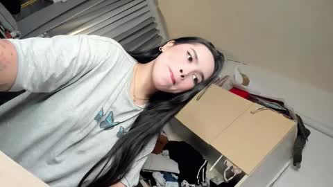 Snapshot of filipina_demure chatting on October 2025 09:01:01 AM Sandy online show from October 2025 09:01:01 AM