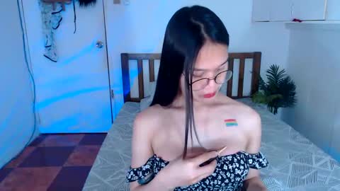 Snapshot of filipina_sassyqirl19xxx chatting on January 2025 10:10:01 AM sweet online show from January 2025 10:10:01 AM