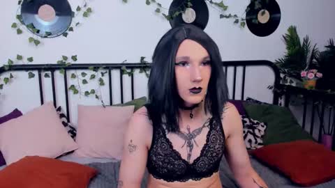 Honey Ill be waiting for you Tue Wed Thu Fri Sat Sun 10am-5pm online show from September 2025 03:00:01 AM