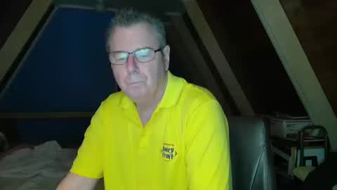 Snapshot of finderfiner chatting on October 2025 08:14:01 AM finderfiner online show from October 2025 08:14:01 AM