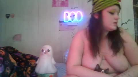 Snapshot of findommefoxi chatting on October 2025 10:58:01 PM findommefoxi online show from October 2025 10:58:01 PM