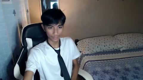 fineboii_rey18 online show from September 2025 02:20:01 PM