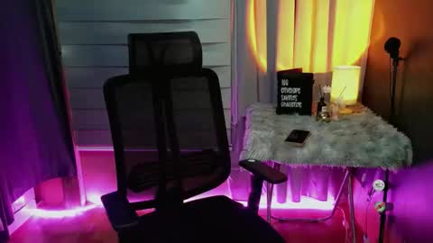 finestgodes_aki online show from February 2026 02:09:02 PM