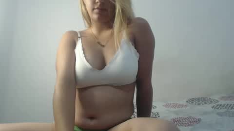 Snapshot of fingers_the_ass chatting on December 2024 02:58:01 AM hotmilk online show from December 2024 02:58:01 AM