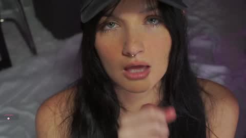 Snapshot of finleyfae chatting on September 2025 05:05:02 PM finleyfae online show from September 2025 05:05:02 PM