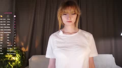 Snapshot of fionawhynot chatting on July 2026 07:05:02 PM Emily online show from July 2026 07:05:02 PM