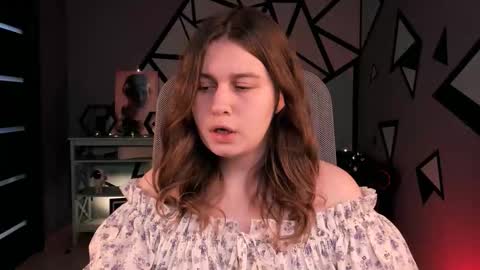 fiora online show from November 2025 01:43:03 PM