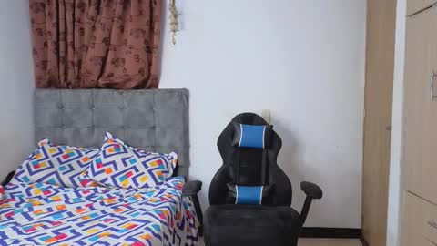 Snapshot of fiorella_up1 chatting on March 2026 04:17:02 AM F I O R E L L A online show from March 2026 04:17:02 AM