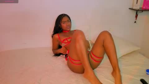 Pau online show from October 2025 11:16:02 PM