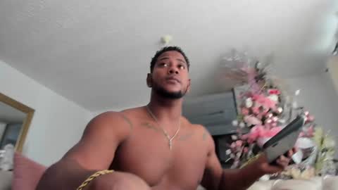 Snapshot of fit_fray chatting on December 2024 02:44:01 PM FRAIDER online show from December 2024 02:44:01 PM