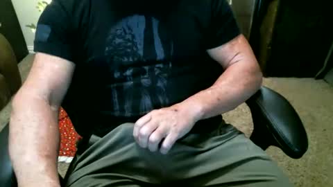 fitguy40 online show from December 2025 11:32:01 PM