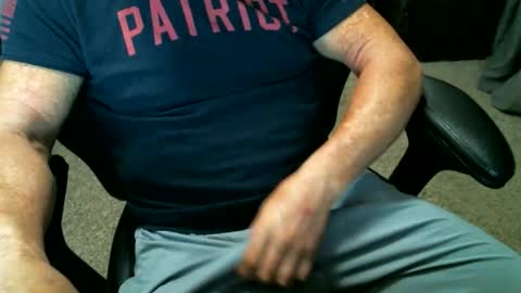 fitguy40 online show from April 2026 10:25:02 PM