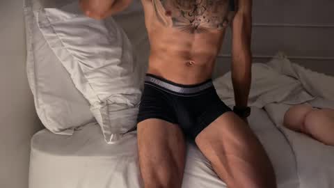 Snapshot of fitjacques chatting on May 2026 02:52:02 AM fitjacques online show from May 2026 02:52:02 AM