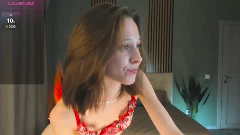 Snapshot of fixielu chatting on November 2025 10:03:01 AM im Linda please give me thumbs up online show from November 2025 10:03:01 AM