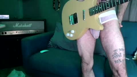 Flannel Dong online show from October 2025 01:22:01 PM