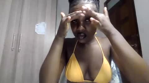 flirty_arrya online show from June 2026 07:05:02 AM