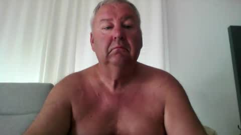 flo221222 online show from June 2026 02:19:02 PM