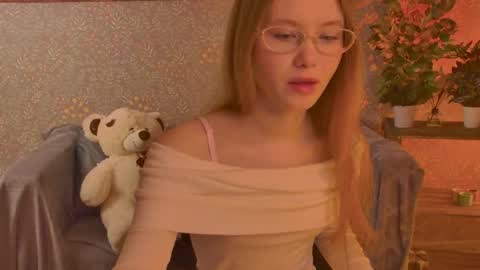 hey there guys im Flora no not the one from WInx. But I love magical stuff and especially I love nature. I dont know I thin online show from May 2026 10:23:01 AM