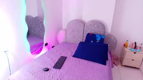 Snapshot of flordecayena_ chatting on June 2026 03:07:02 AM Flordecayena online show from June 2026 03:07:02 AM
