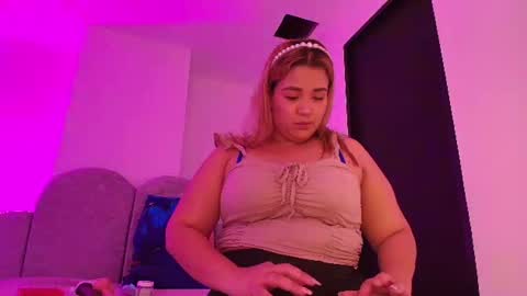 Snapshot of flordecayena_ chatting on July 2026 03:09:01 AM Flordecayena online show from July 2026 03:09:01 AM