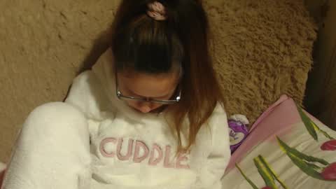 say meow and send tip  online show from December 2024 02:25:02 AM