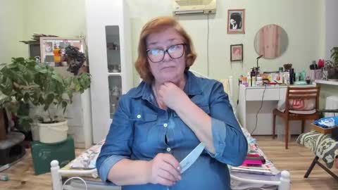 Flowerlower online show from December 2025 04:05:01 PM