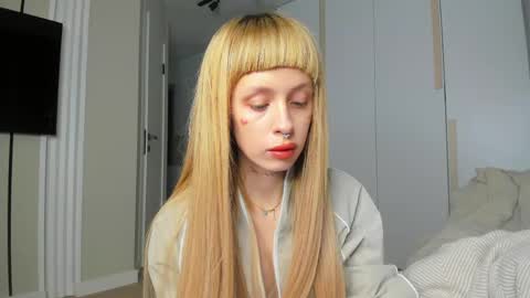 Flower online show from April 2026 01:38:01 PM