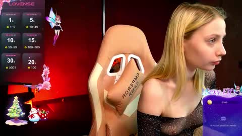 fluffy_cloude online show from January 2026 10:48:01 PM