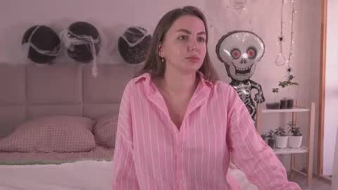 Snapshot of fluffy_hat chatting on October 2025 01:12:02 PM Fluffy and Krut online show from October 2025 01:12:02 PM