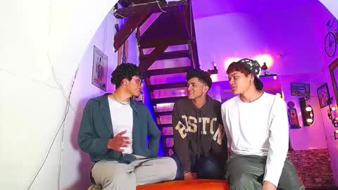 flyckers online show from October 2025 08:20:01 PM