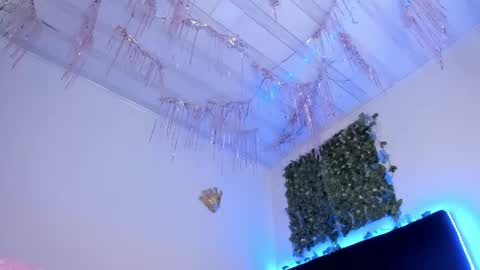 lia online show from April 2026 09:32:01 PM