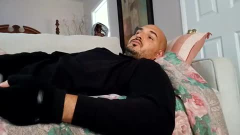 Snapshot of fn389 chatting on December 2024 10:26:02 PM Frank online show from December 2024 10:26:02 PM