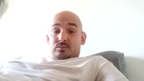 Snapshot of fn389 chatting on October 2025 12:23:01 AM Frank online show from October 2025 12:23:01 AM