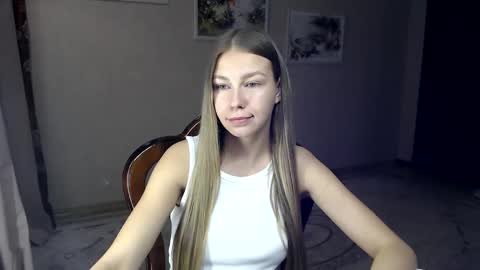 Molli  Ready for any play with you. Hottest show in pvt  Help a student earn big tokens  online show from October 2025 08:15:01 PM