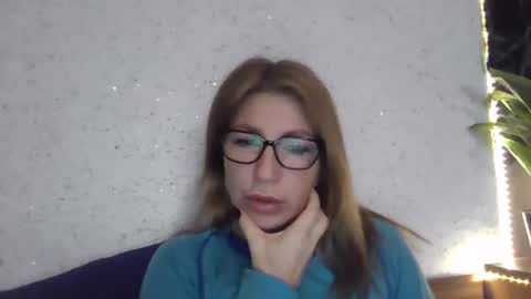 fox_red_lady7 online show from February 2025 11:44:02 AM