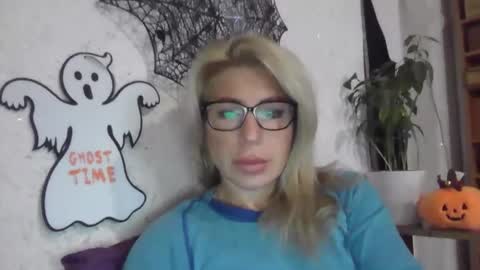 fox_red_lady7 online show from October 2025 06:50:02 AM