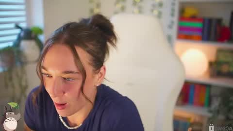 Snapshot of foxfilms chatting on June 2026 06:47:01 PM Em online show from June 2026 06:47:01 PM