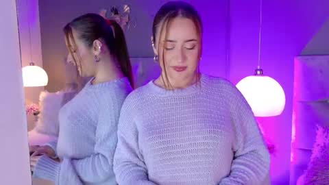 Snapshot of foxienova chatting on February 2026 02:13:01 PM Foxie online show from February 2026 02:13:01 PM