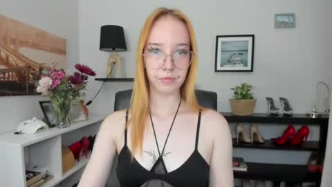 Snapshot of foxsonya chatting on July 2026 05:35:02 AM Sonya online show from July 2026 05:35:02 AM