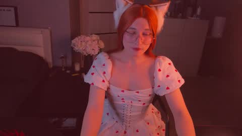 Snapshot of foxy_jpg chatting on November 2025 10:30:02 PM Sue online show from November 2025 10:30:02 PM